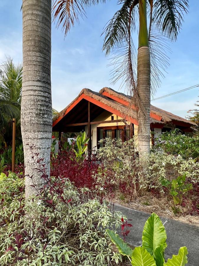 Burudika Bungalows Selong Belanak Eksteriør billede
